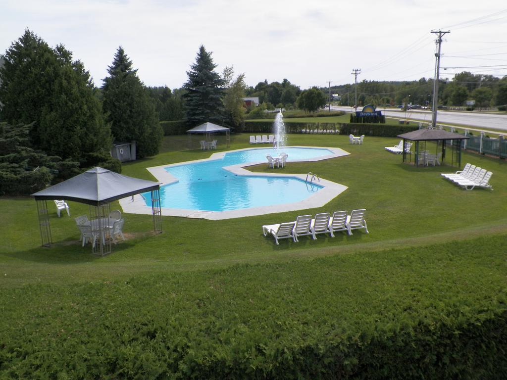 Days Inn By Wyndham Shelburne/Burlington Exterior foto