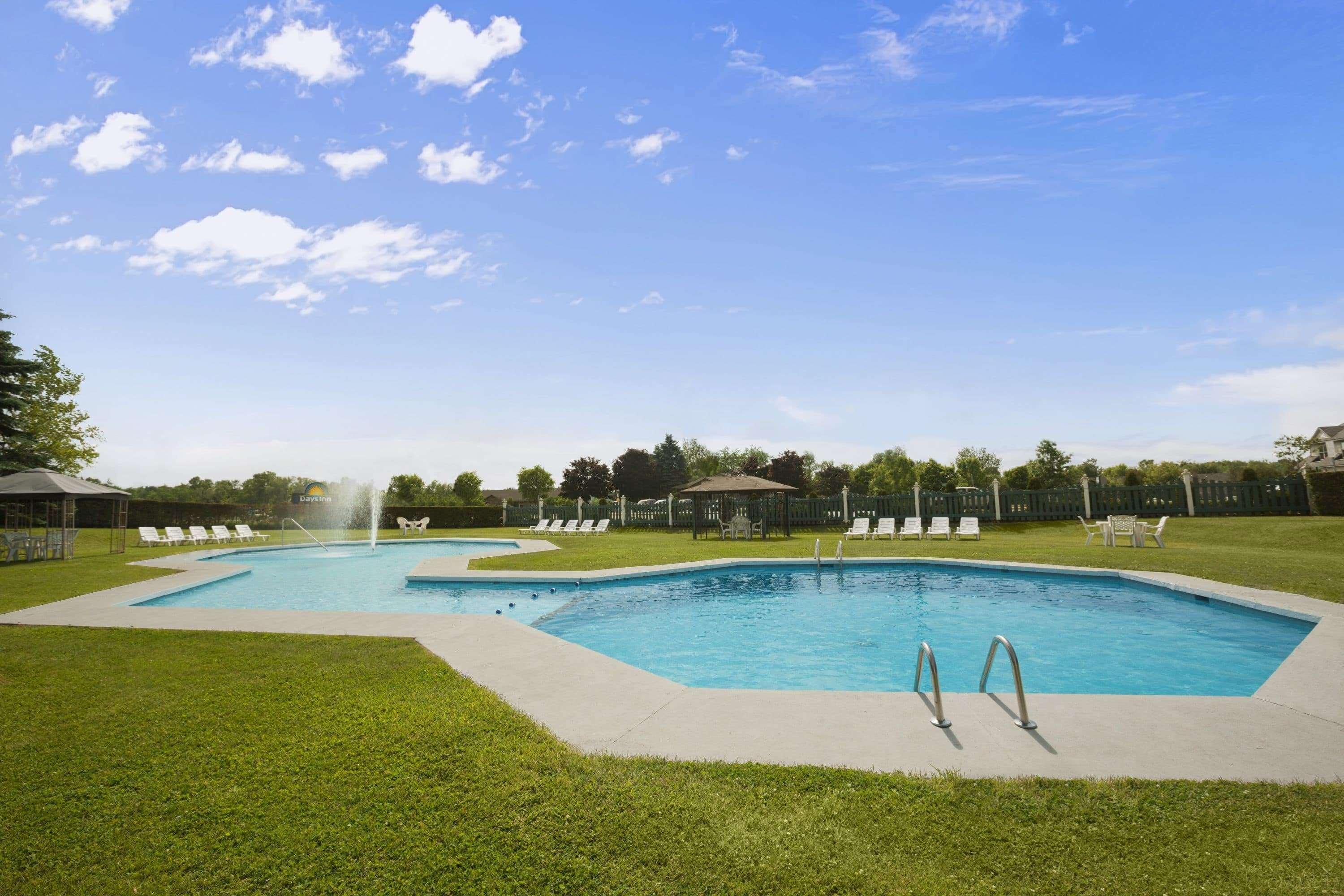 Days Inn By Wyndham Shelburne/Burlington Exterior foto