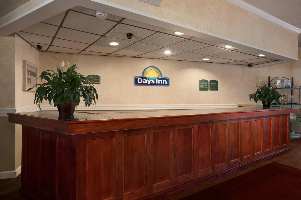 Days Inn By Wyndham Shelburne/Burlington Exterior foto