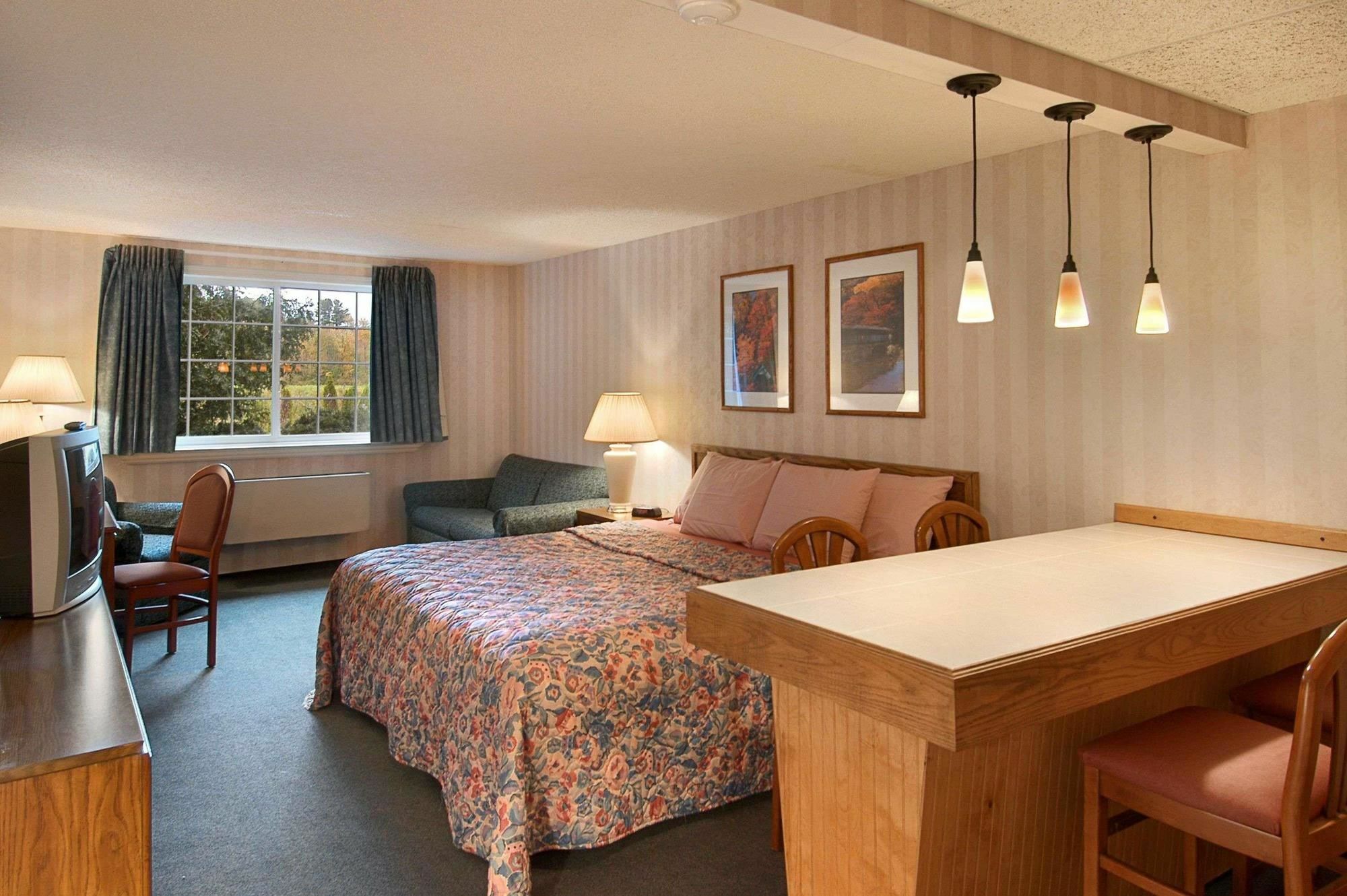 Days Inn By Wyndham Shelburne/Burlington Exterior foto