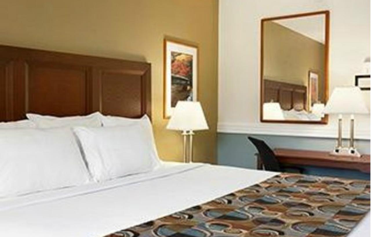 Days Inn By Wyndham Shelburne/Burlington Exterior foto